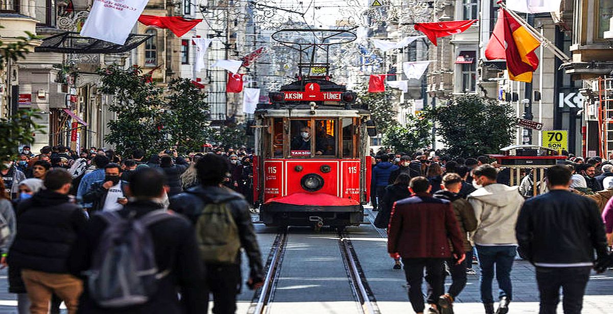 İstiklal Caddesi'nin günlük trafiği ne kadar? Dolaşanların yüzde kaçı Türk?